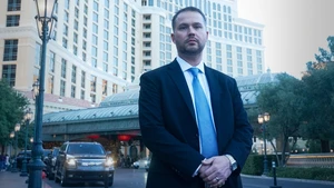 O Hacker Adolescente Mais Procurado (Legendado) S1E01