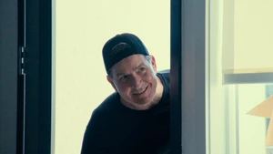 aka Charlie Sheen S1E02